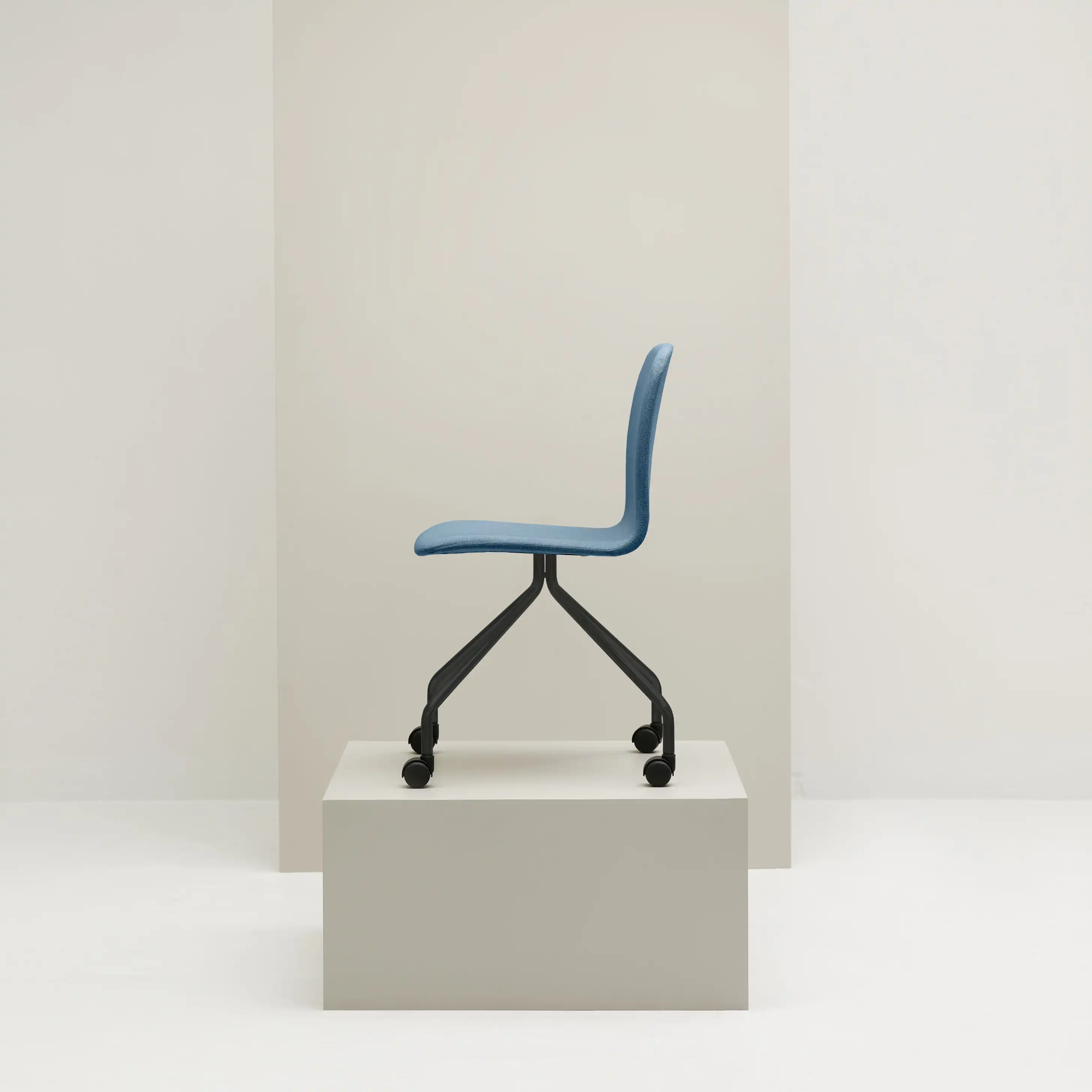 Lövhult with castors Cura 61232/Black stand