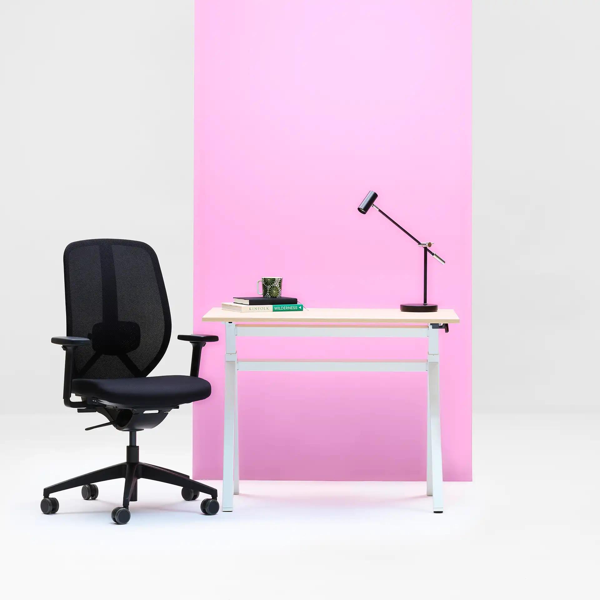 Solbacka with armrests and headrest