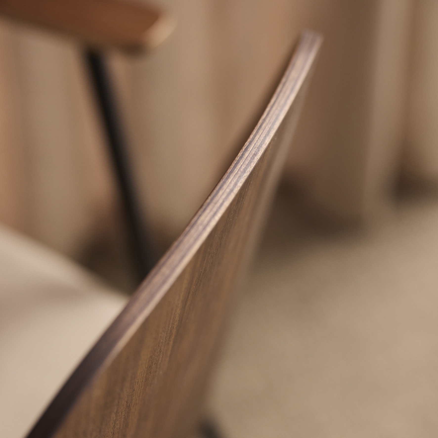Råshult four legs oak, stand champagne, fabric Cura Loop 68261
