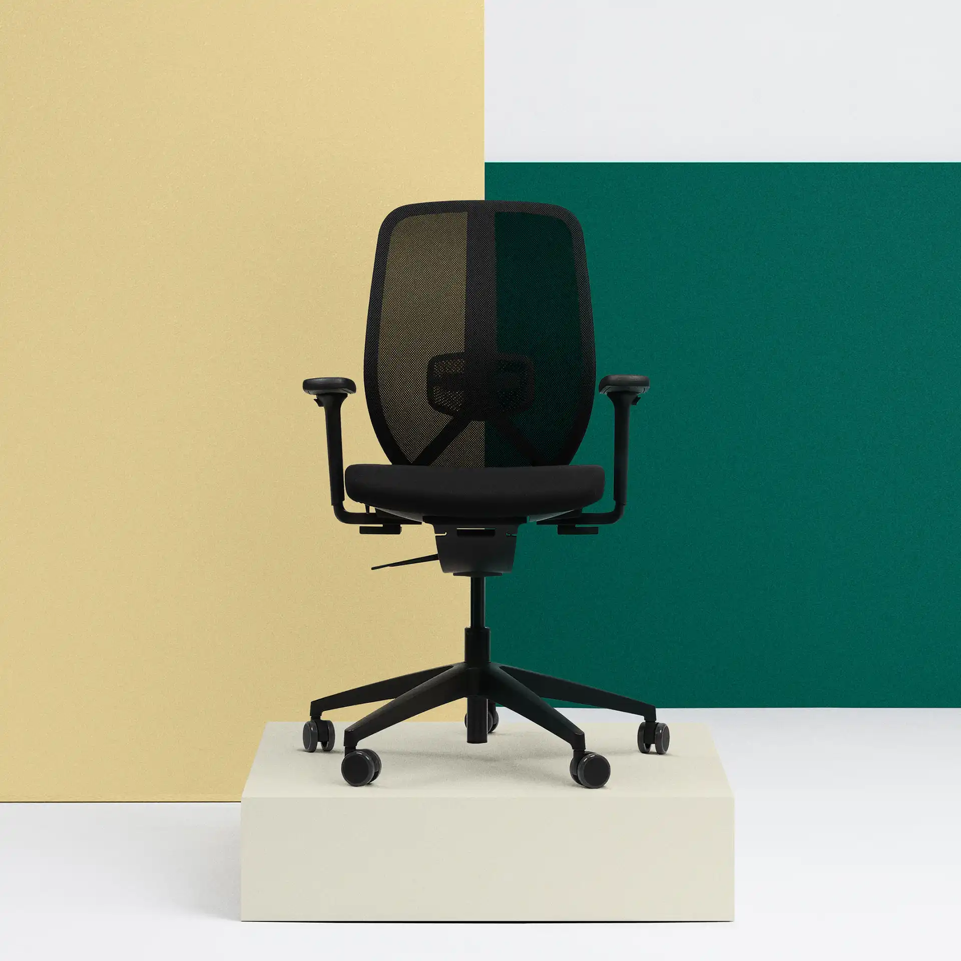 Solbacka with armrests and headrest